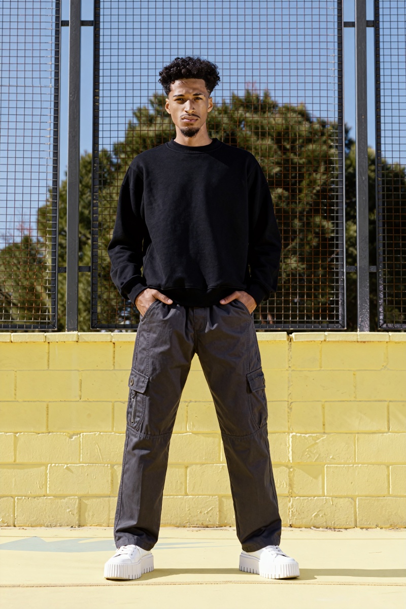 Dress the model in Figure 3 in the outfits from Figures 1 and 2, and pair them with the shoes from Figure 4.