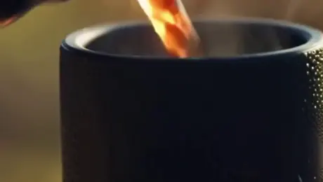 A warm and inviting 8-second lifestyle ad for a high-quality thermal bottle:
Opening: close-up of steaming coffee being poured into the cup, condensation on matte textured surface glistening under sunlight.
Camera pans to outdoor picnic scene on a wooden table, friends laughing and enjoying drinks.
Cut to product standing on the table, covered in droplets, against a background of nature.
Final moment: subtle zoom-in on logo with sun flare and tagline “Warmth Everywhere”.
Style: cozy lifestyle cinematics, 8K detail, natural soft lighting, warm color grading.
